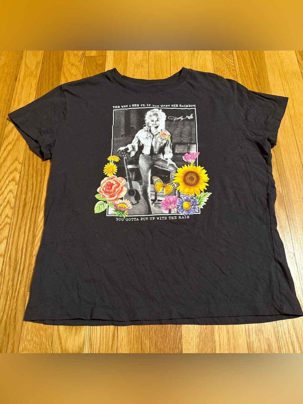 DOLLY PARTON Black graphic Tee floral women’s size M - Picture 2 of 4
